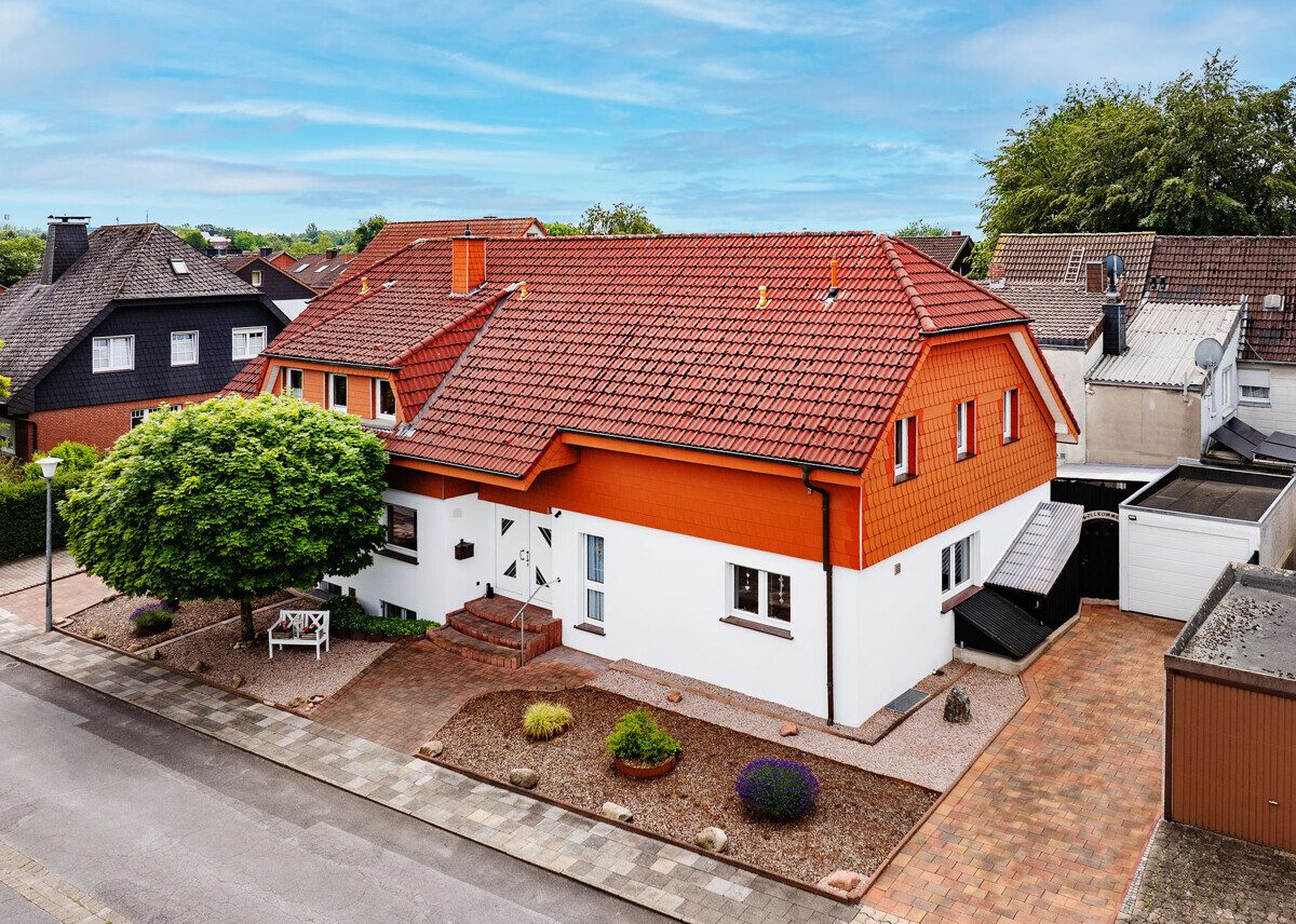 Immobilienangebot - Beckum - Wohnen & Gewerbe - Zwei Doppelhaushälften mit zahlreichen Optionen!
