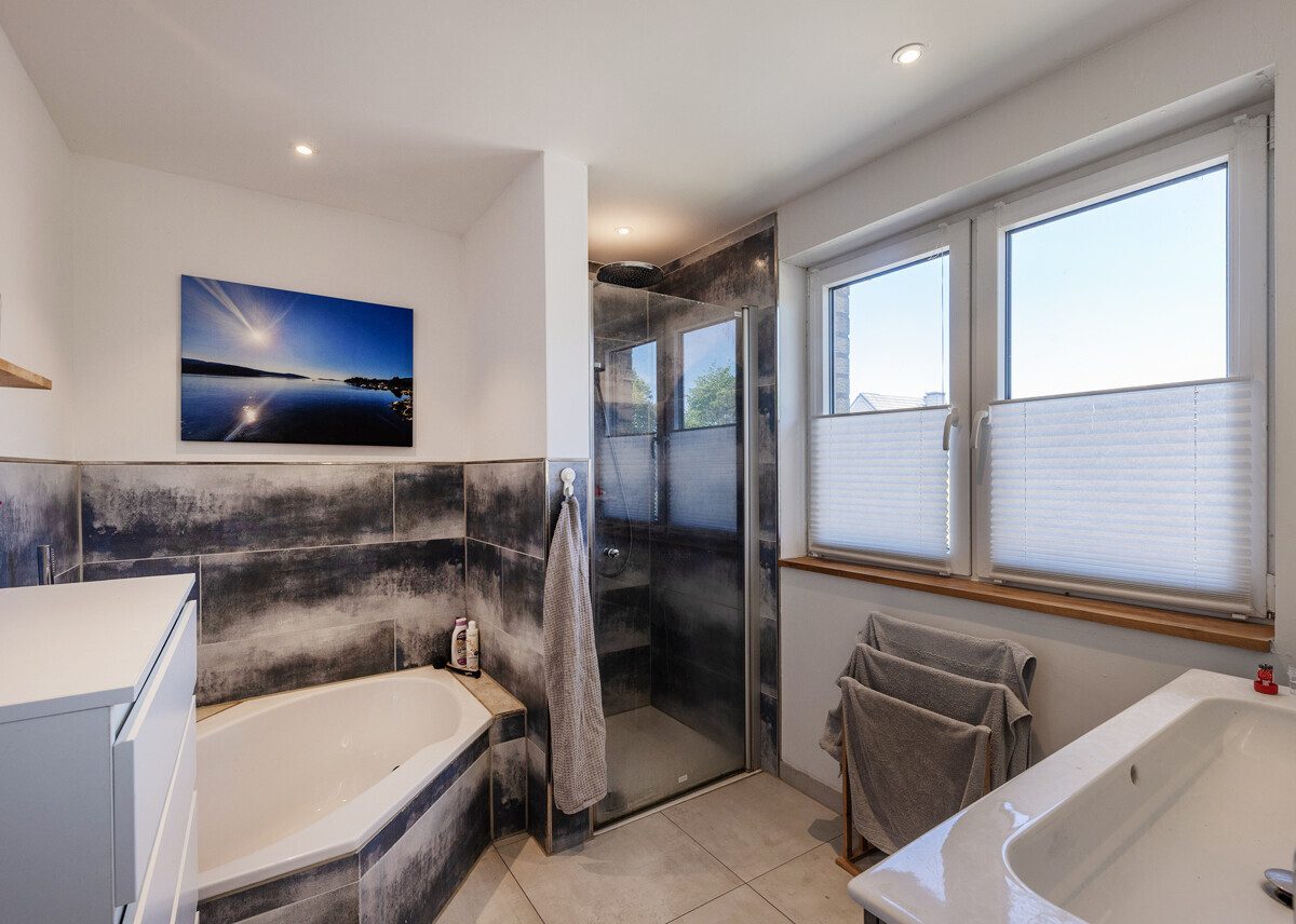Badezimmer Immobilienangebot - Münster / Amelsbüren - Wohnen & Gewerbe - Doppelhaushälfte mit vielen Extras in Münster-Amelsbüren! (Erbbaurecht)
