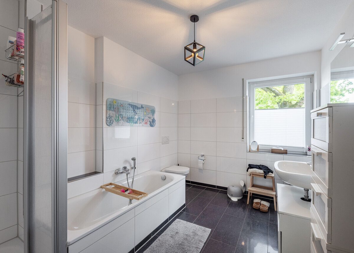 Badezimmer Immobilienangebot - Münster - Wohnen & Gewerbe - Modernes Reihenmittelhaushaus in beliebter Lage von Gievenbeck!