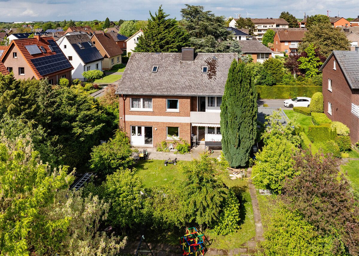 Immobilienangebot - Beckum - Wohnen & Gewerbe - Großzügiges Einfamilienhaus in ruhiger Wohnlage!
