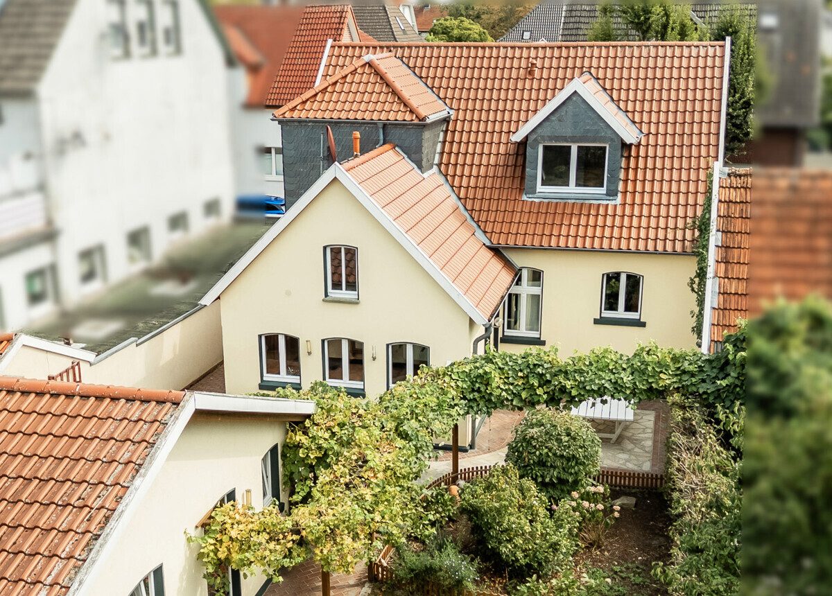Immobilienangebot - Oelde - Wohnen & Gewerbe - Attraktive Preisreduzierung!
Altbaucharme trotz Kernsanierung!