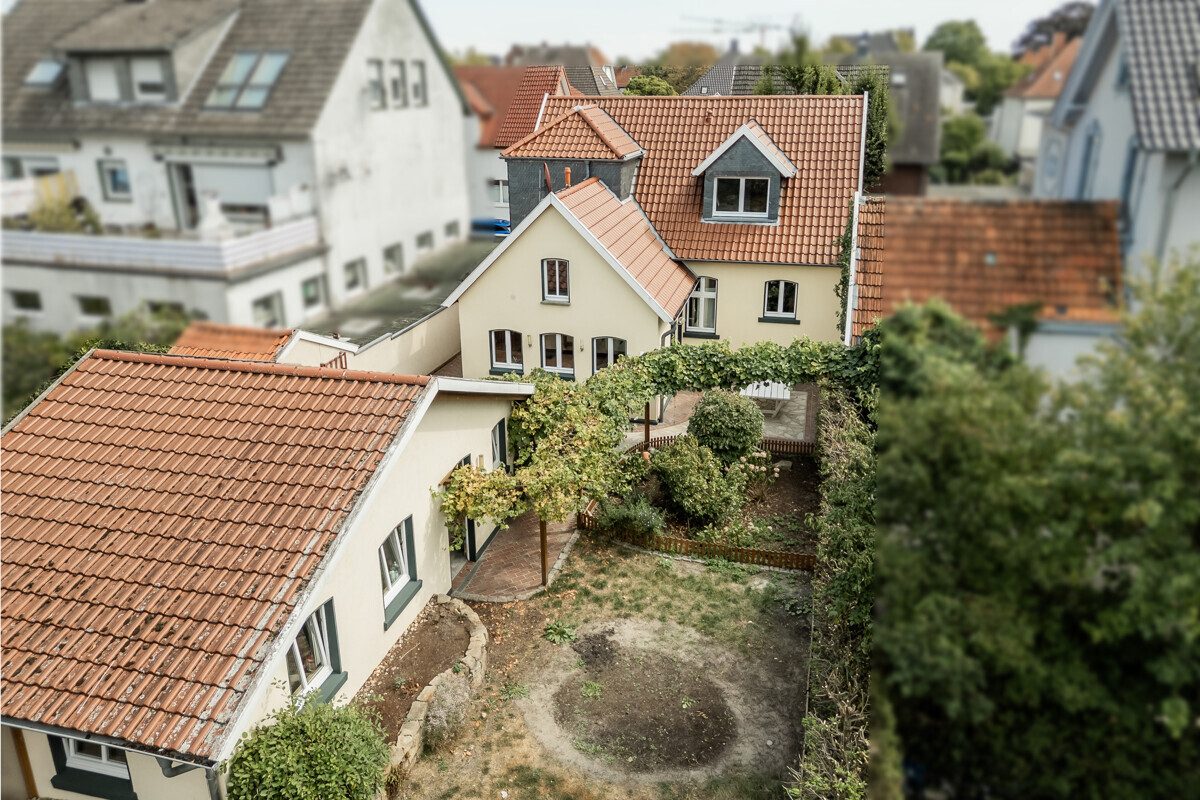 Immobilienangebot - Oelde - Wohnen & Gewerbe - Attraktive Preisreduzierung!
Altbaucharme trotz Kernsanierung!
