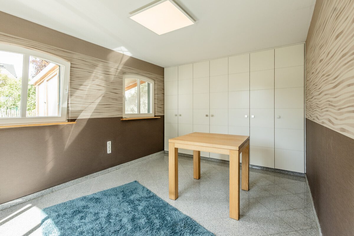 Immobilienangebot - Oelde - Wohnen & Gewerbe - Attraktive Preisreduzierung!
Altbaucharme trotz Kernsanierung!