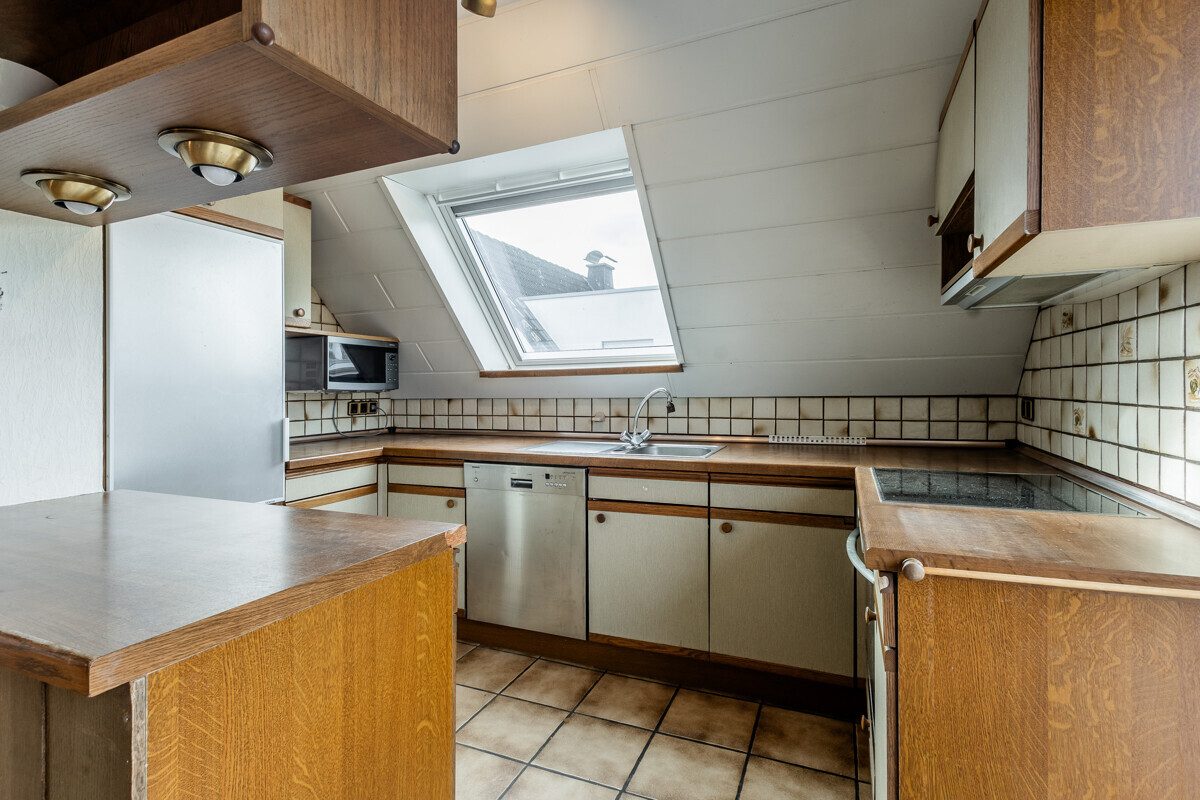 Küche im Dachgeschoss Immobilienangebot - Oelde - Wohnen & Gewerbe - Ein Haus mit vielen Möglichkeiten!