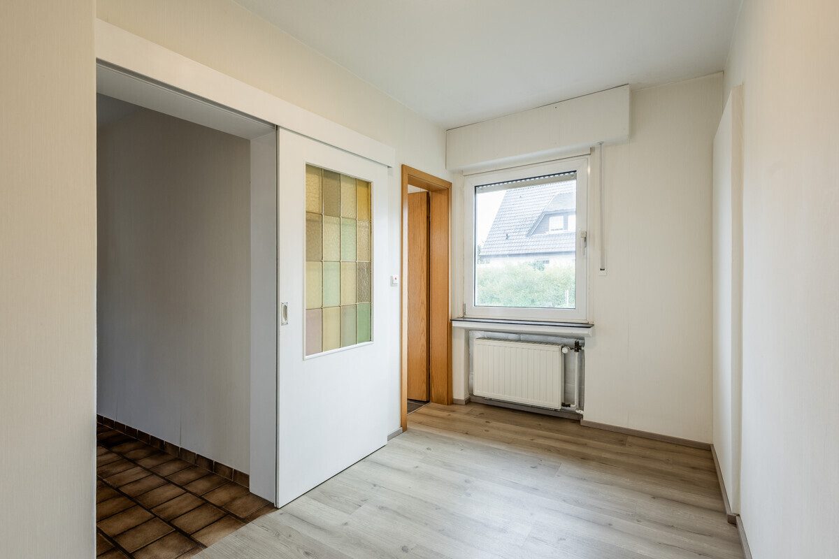 Diele im Erdgeschoss Immobilienangebot - Oelde - Wohnen & Gewerbe - Ein Haus mit vielen Möglichkeiten!