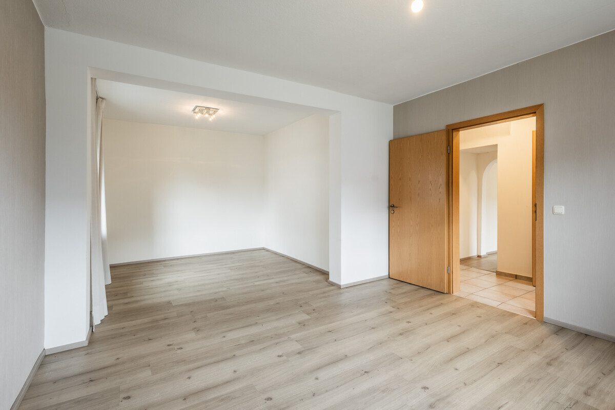 Wohn-und Essbereich im Erdgeschoss Immobilienangebot - Oelde - Wohnen & Gewerbe - Ein Haus mit vielen Möglichkeiten!