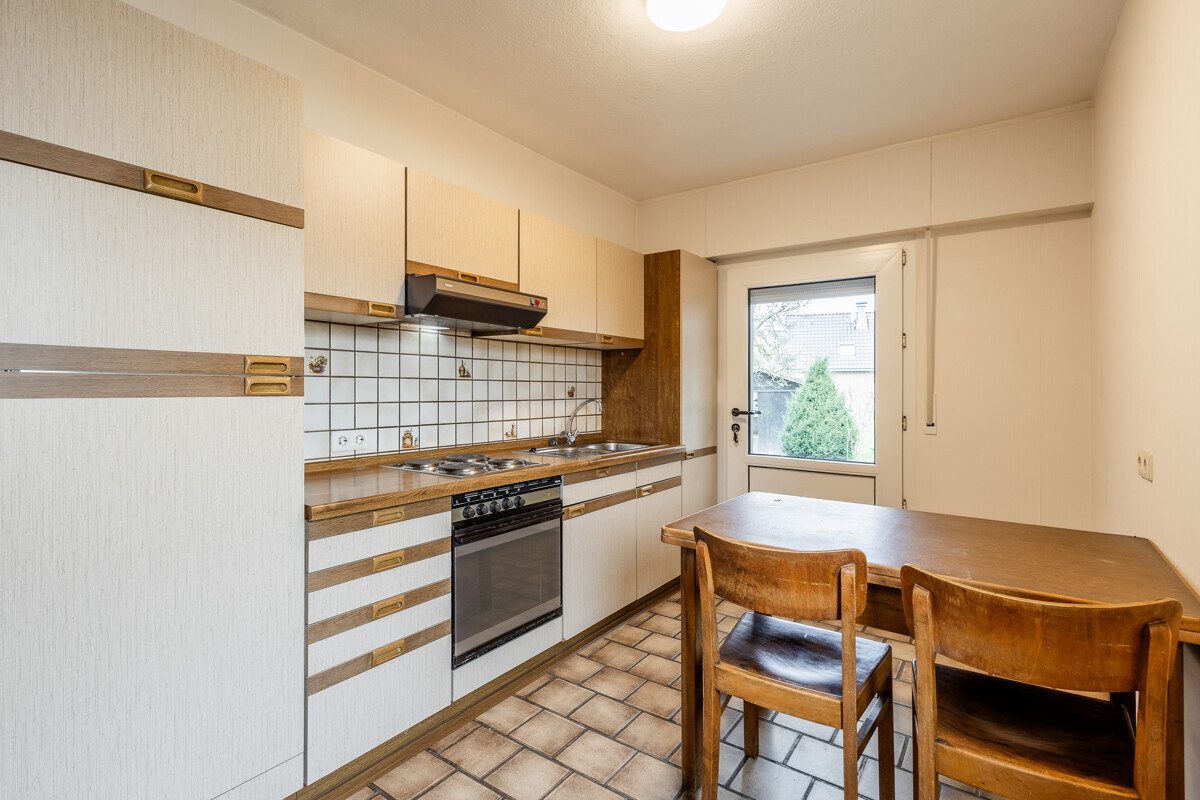 Küche im Erdgeschoss Immobilienangebot - Oelde - Wohnen & Gewerbe - Ein Haus mit vielen Möglichkeiten!