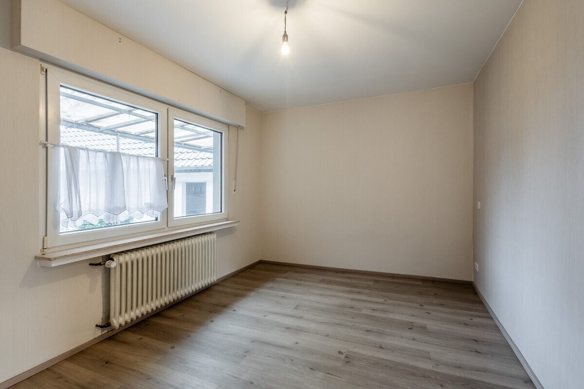 Schlafzimmer im Erdgeschoss Immobilienangebot - Oelde - Wohnen & Gewerbe - Ein Haus mit vielen Möglichkeiten!