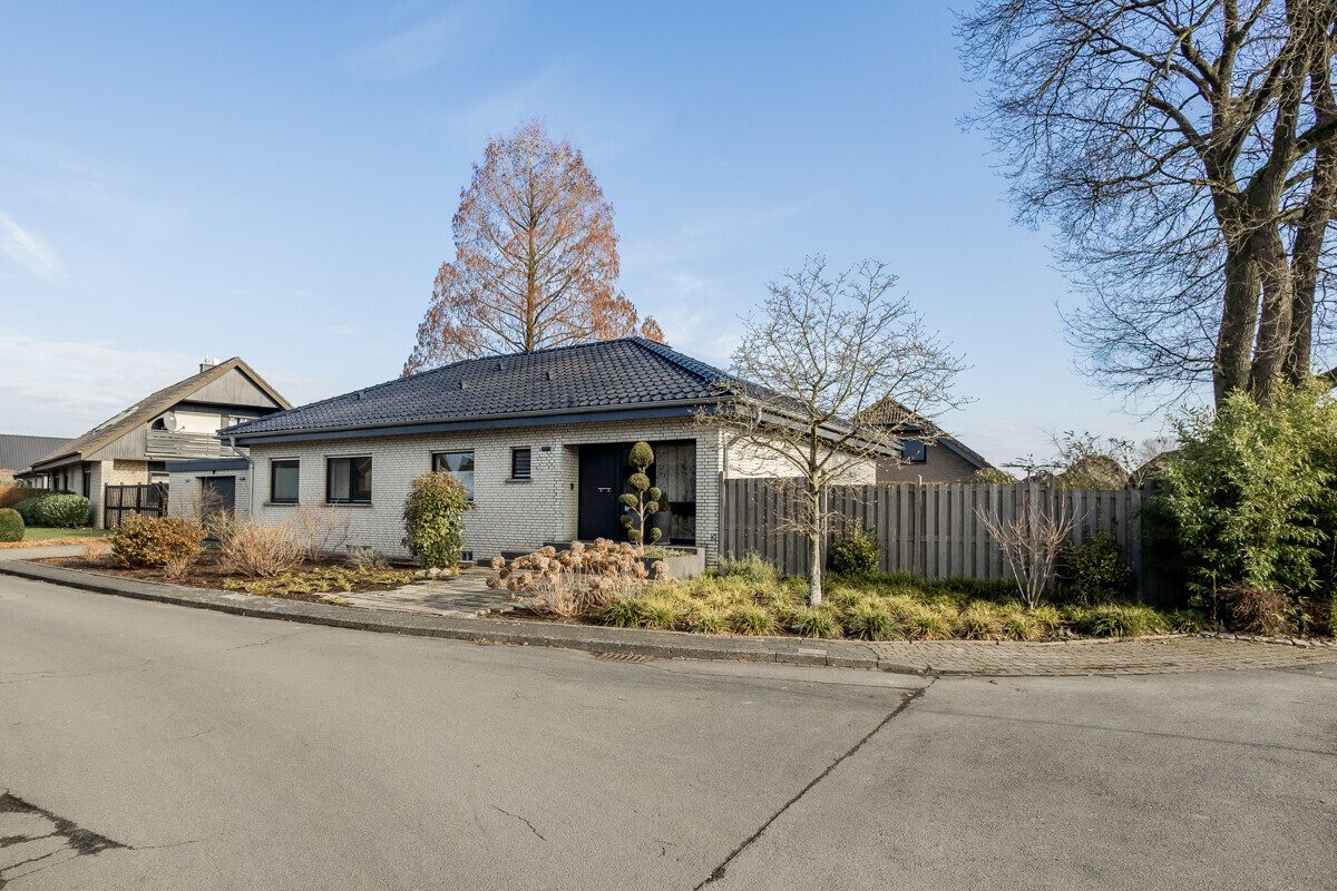 Westansicht Immobilienangebot - Ennigerloh - Wohnen & Gewerbe - Schick und geschmackvoll - hier können Sie ohne Modernisierungsaufwand einziehen!