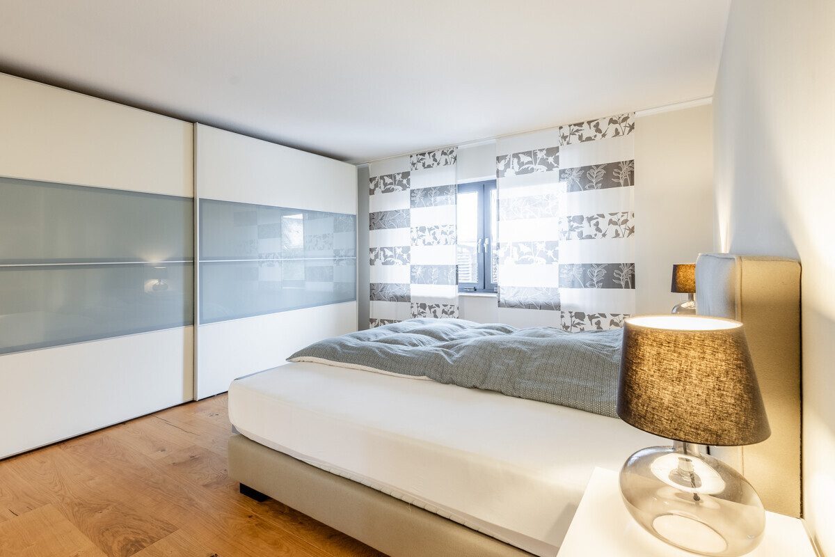 Schlafzimmer Immobilienangebot - Ennigerloh - Wohnen & Gewerbe - Schick und geschmackvoll - hier können Sie ohne Modernisierungsaufwand einziehen!