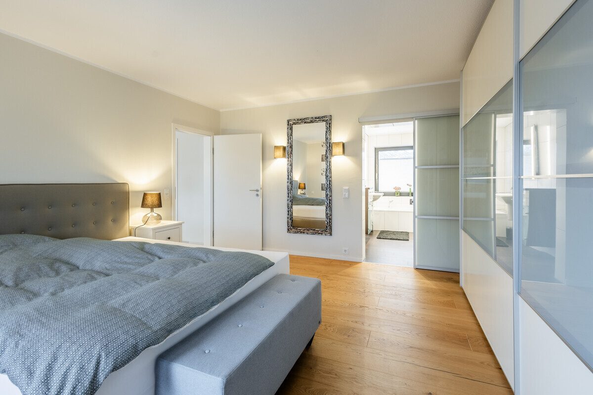 Schlafzimmer Immobilienangebot - Ennigerloh - Wohnen & Gewerbe - Schick und geschmackvoll - hier können Sie ohne Modernisierungsaufwand einziehen!
