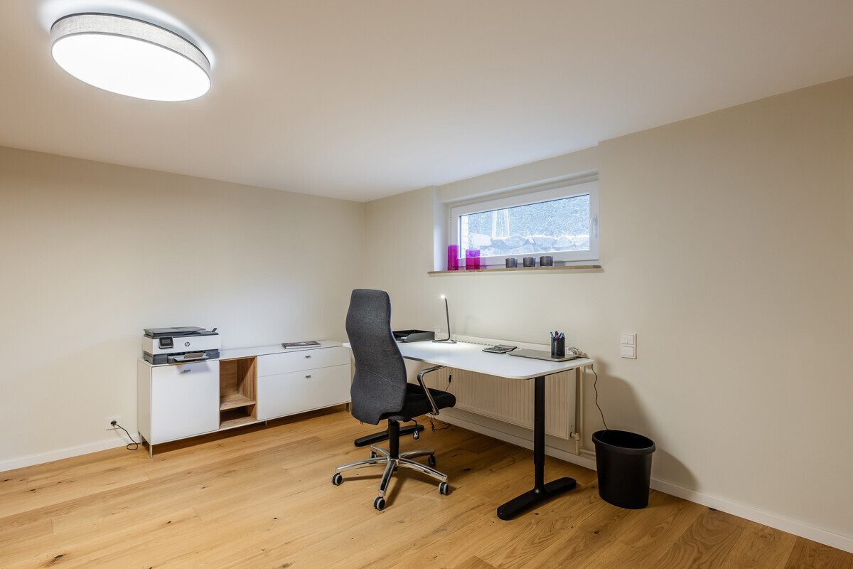 wohnlich ausgebauter Kellerraum Immobilienangebot - Ennigerloh - Wohnen & Gewerbe - Schick und geschmackvoll - hier können Sie ohne Modernisierungsaufwand einziehen!