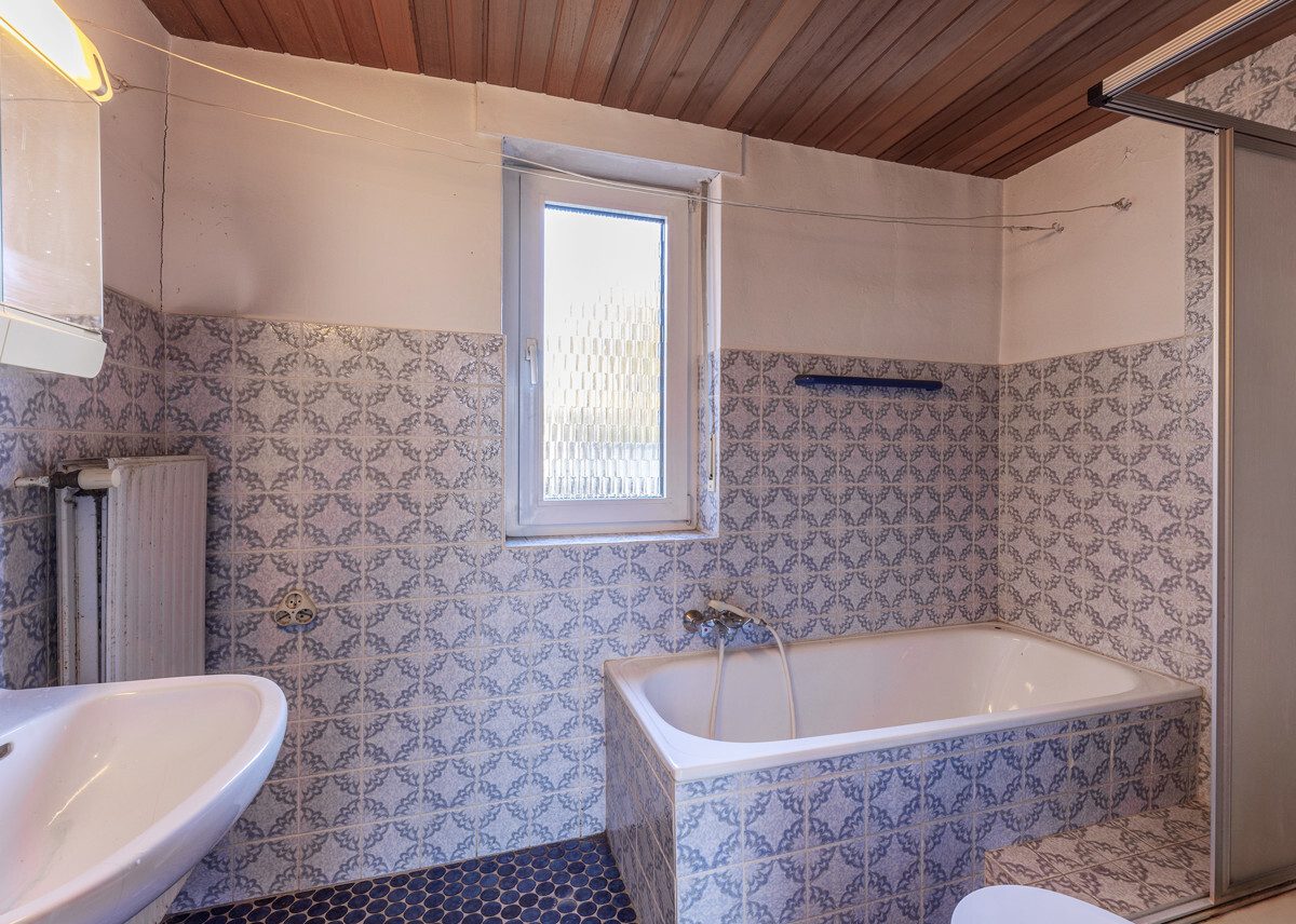 Badezimmer Immobilienangebot - Münster - Wohnen & Gewerbe - Doppelhaushälfte mit großem Garten und attraktivem Erweiterungspotenzial!