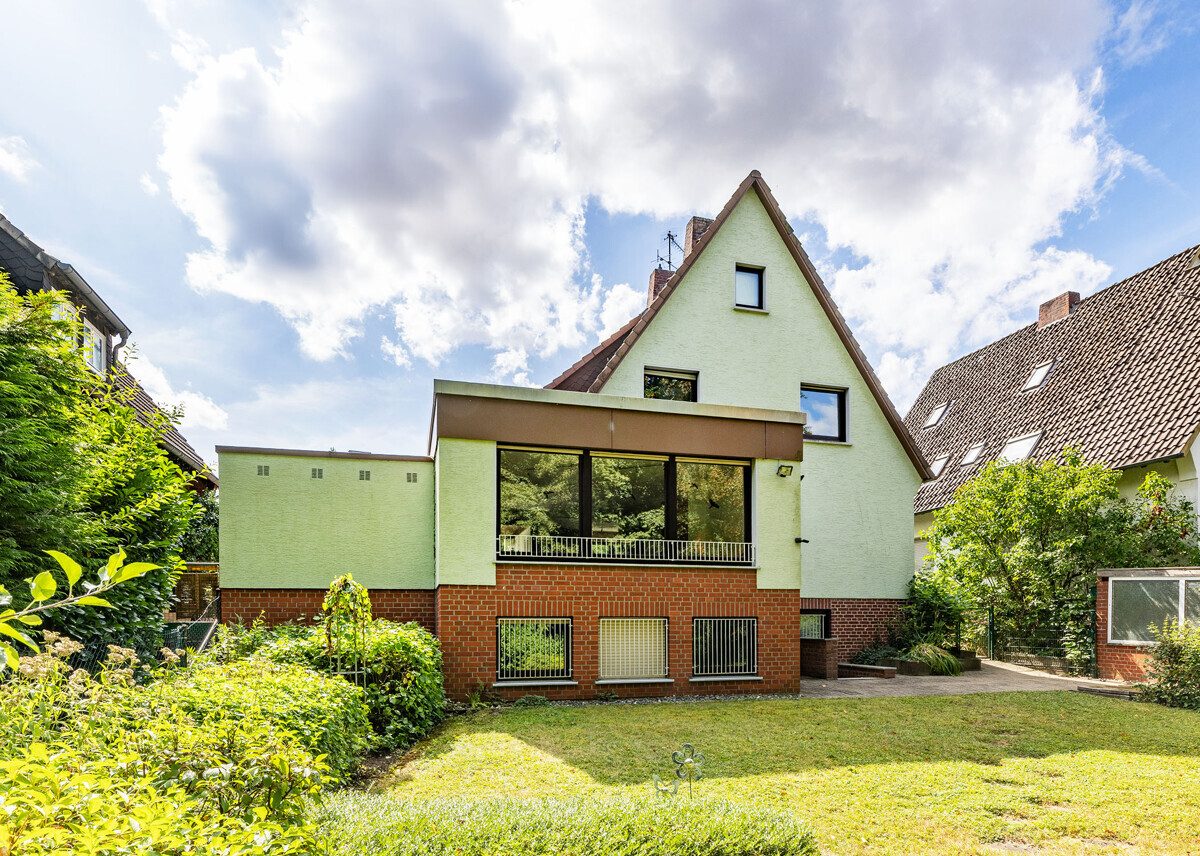 Rückansicht Immobilienangebot - Beckum - Wohnen & Gewerbe - Gestalten Sie Ihren neuen Rückzugsort in idyllischer Umgebung!