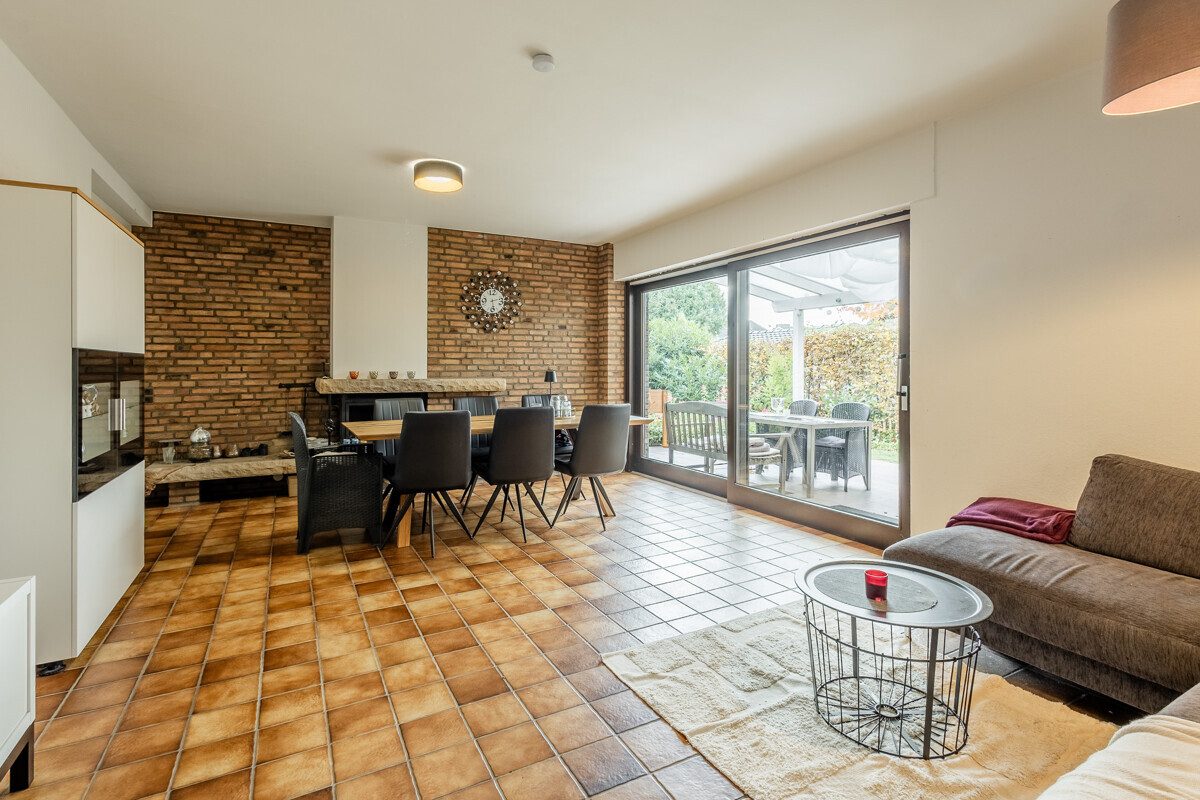 Wohnzimmer Immobilienangebot - Sendenhorst / Albersloh - Wohnen & Gewerbe - Hier ist Ihr Kapital gut investiert!