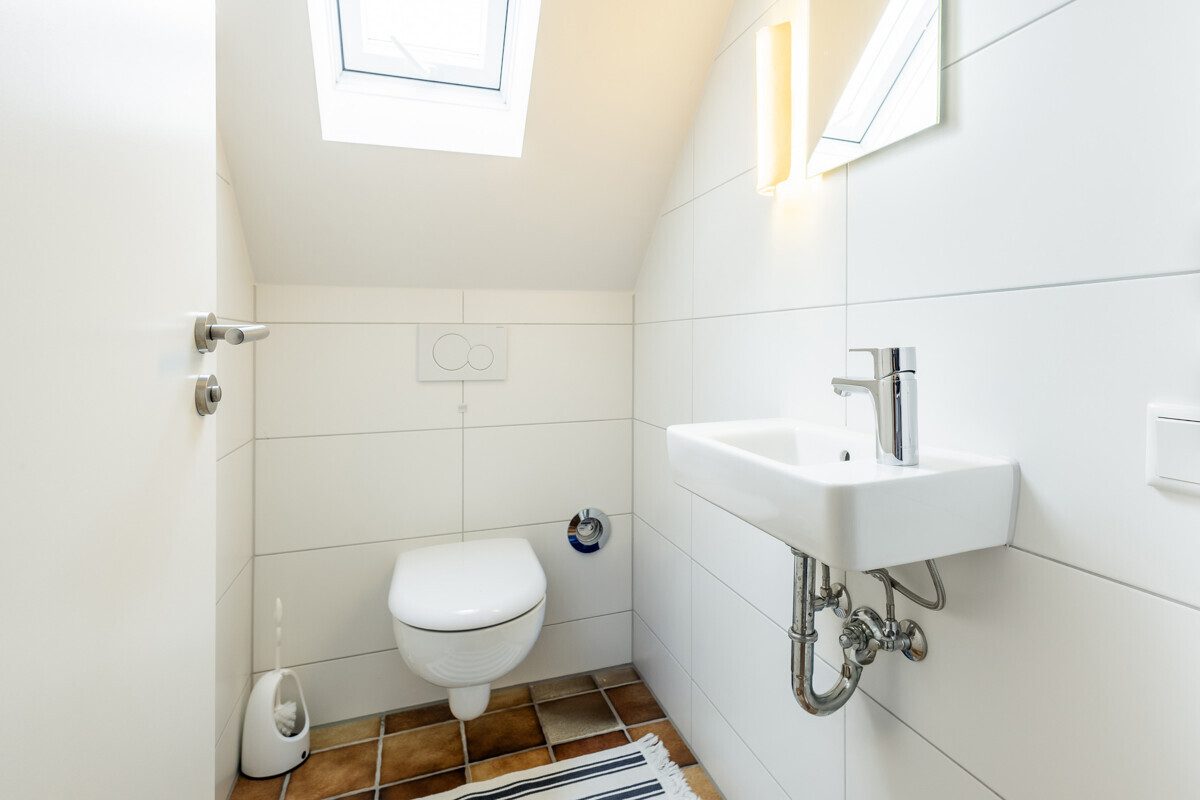 Gäste-WC im Dachgeschoss Immobilienangebot - Sendenhorst / Albersloh - Wohnen & Gewerbe - Hier ist Ihr Kapital gut investiert!