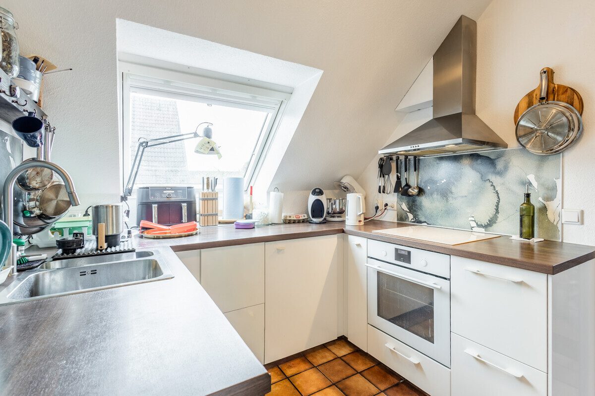 Küche im Dachgeschoss Immobilienangebot - Sendenhorst / Albersloh - Wohnen & Gewerbe - Hier ist Ihr Kapital gut investiert!
