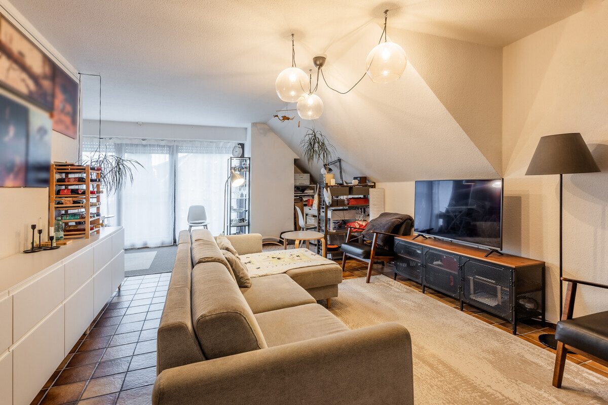 Wohnbereich im Dachgeschoss Immobilienangebot - Sendenhorst / Albersloh - Wohnen & Gewerbe - Hier ist Ihr Kapital gut investiert!