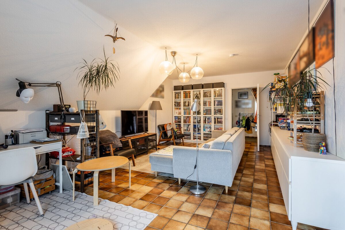 Wohnbereich im Dachgeschoss Immobilienangebot - Sendenhorst / Albersloh - Wohnen & Gewerbe - Hier ist Ihr Kapital gut investiert!