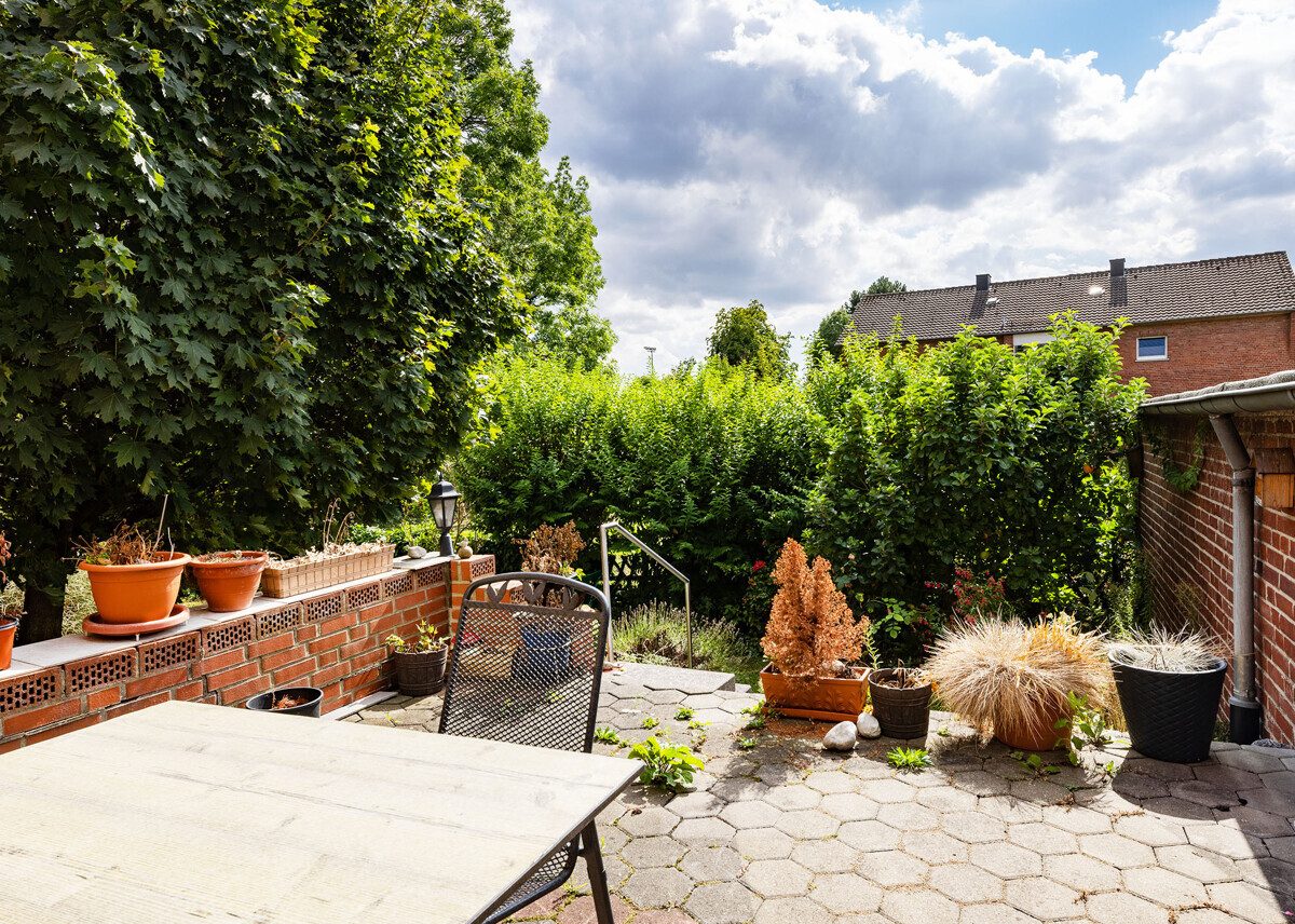 Immobilienangebot - Beckum - Wohnen & Gewerbe - Komfortabel und vielseitig nutzbar - Gemütliche Hochparterrewohnung mit Terrasse!
