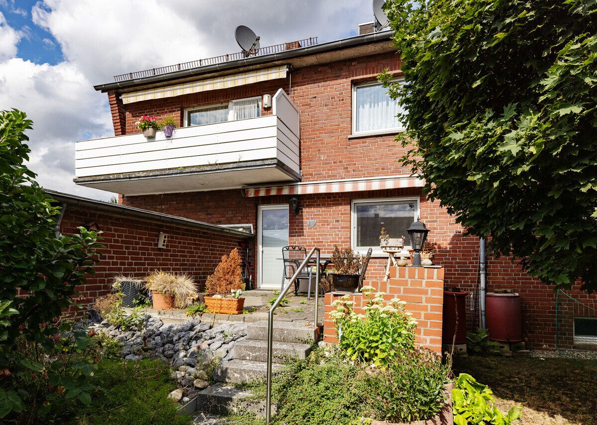 Immobilienangebot - Beckum - Wohnen & Gewerbe - Komfortabel und vielseitig nutzbar - Gemütliche Hochparterrewohnung mit Terrasse!