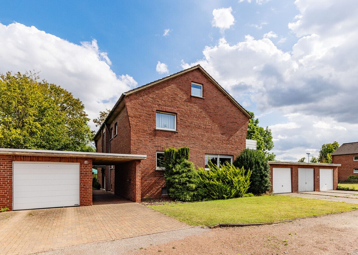 Immobilienangebot - Beckum - Wohnen & Gewerbe - Komfortabel und vielseitig nutzbar - Gemütliche Hochparterrewohnung mit Terrasse!