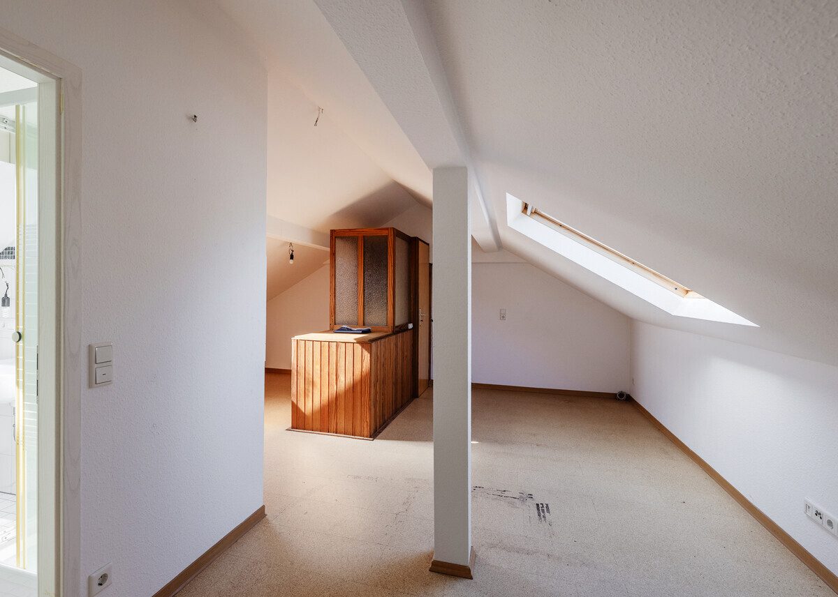 Zimmer im Dachgeschoss Immobilienangebot - Münster - Wohnen & Gewerbe - Viel Platz für Ihre Ideen: Doppelhaushälfte mit großzügiger Fläche! (Erbbaurecht)