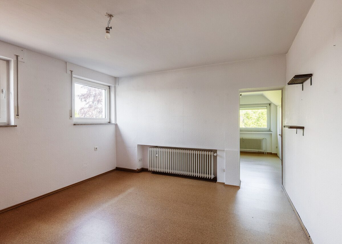 Zimmer im Obergeschoss Immobilienangebot - Münster - Wohnen & Gewerbe - Viel Platz für Ihre Ideen: Doppelhaushälfte mit großzügiger Fläche! (Erbbaurecht)