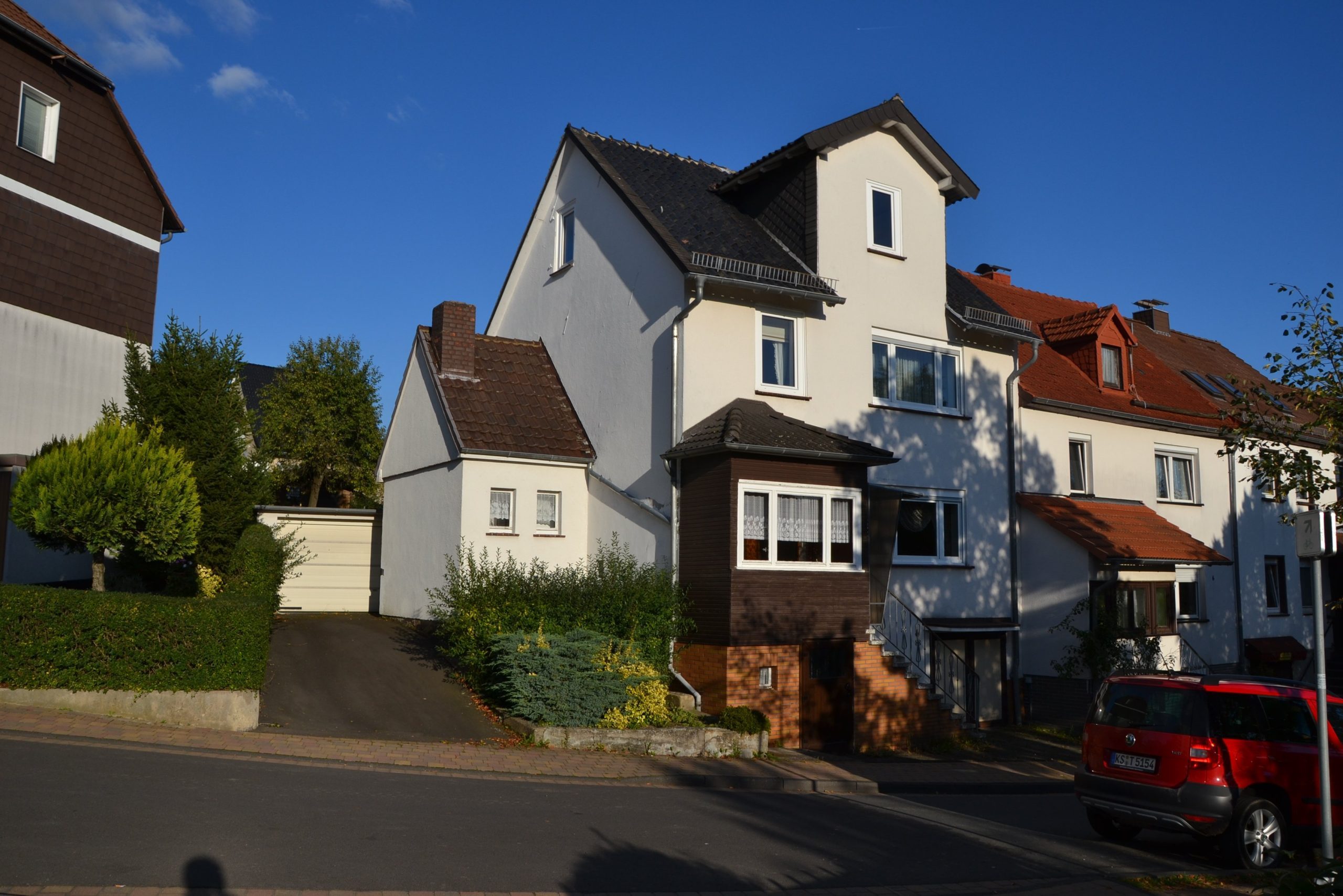 König Immobilien GmbH - Immobilienangebot - Baunatal - Reiheneckhaus - Reihenendhaus in gefragter Lage von Baunatal - KEINE KÄUFERPROVISION -