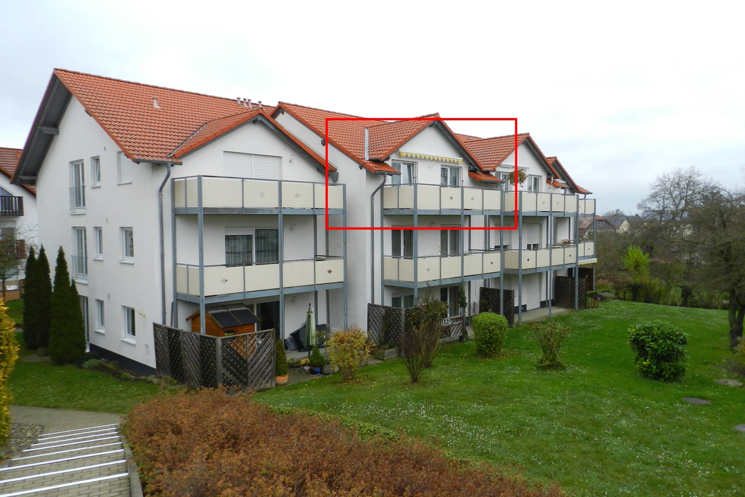 001KurzBlick_auf_die_Wohnung König Immobilien GmbH - Immobilienangebot - Fritzlar - Dachgeschosswohnung - Wertbeständig und krisensicher: Eigentumswohnung in bester Lage! KEINE KÄUFERPROVISION