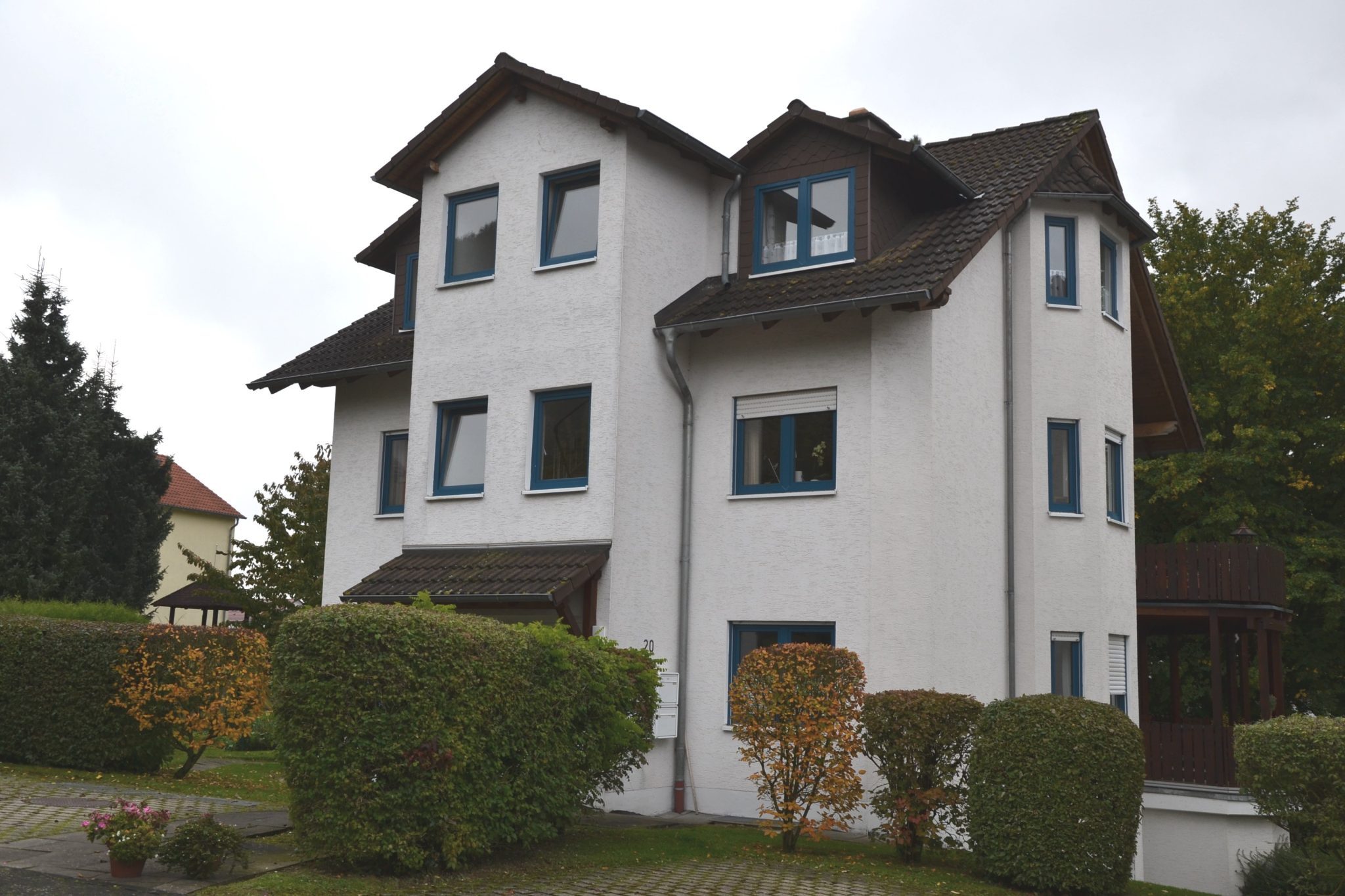König Immobilien GmbH - Immobilienangebot - Baunatal - Mehrfamilienhaus - Mehrfamilienhaus mit 4 Wohneinheiten in top Lage von Baunatal