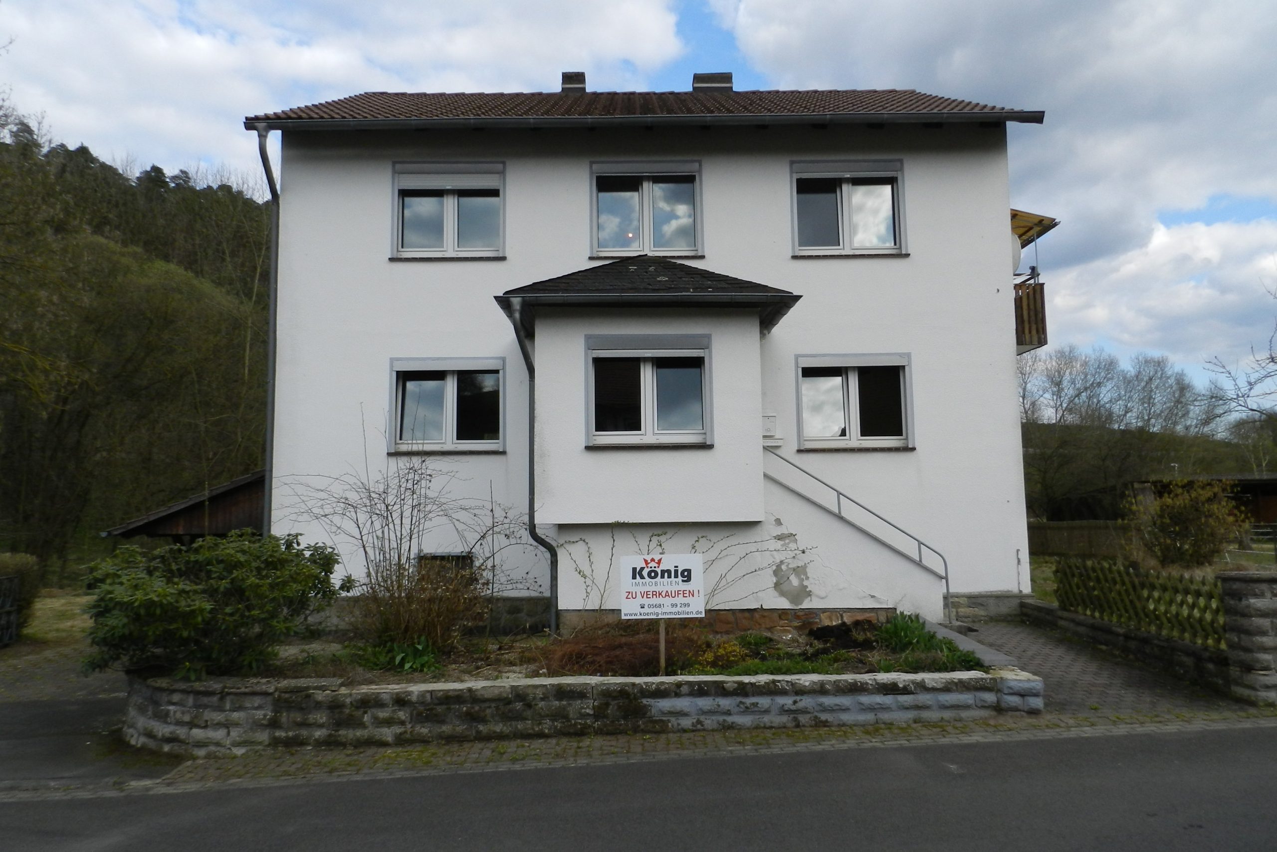 König Immobilien GmbH - Immobilienangebot - Knüllwald - Zweifamilienhaus - Naturidylle für Individualisten! KEINE KÄUFERPROVISION