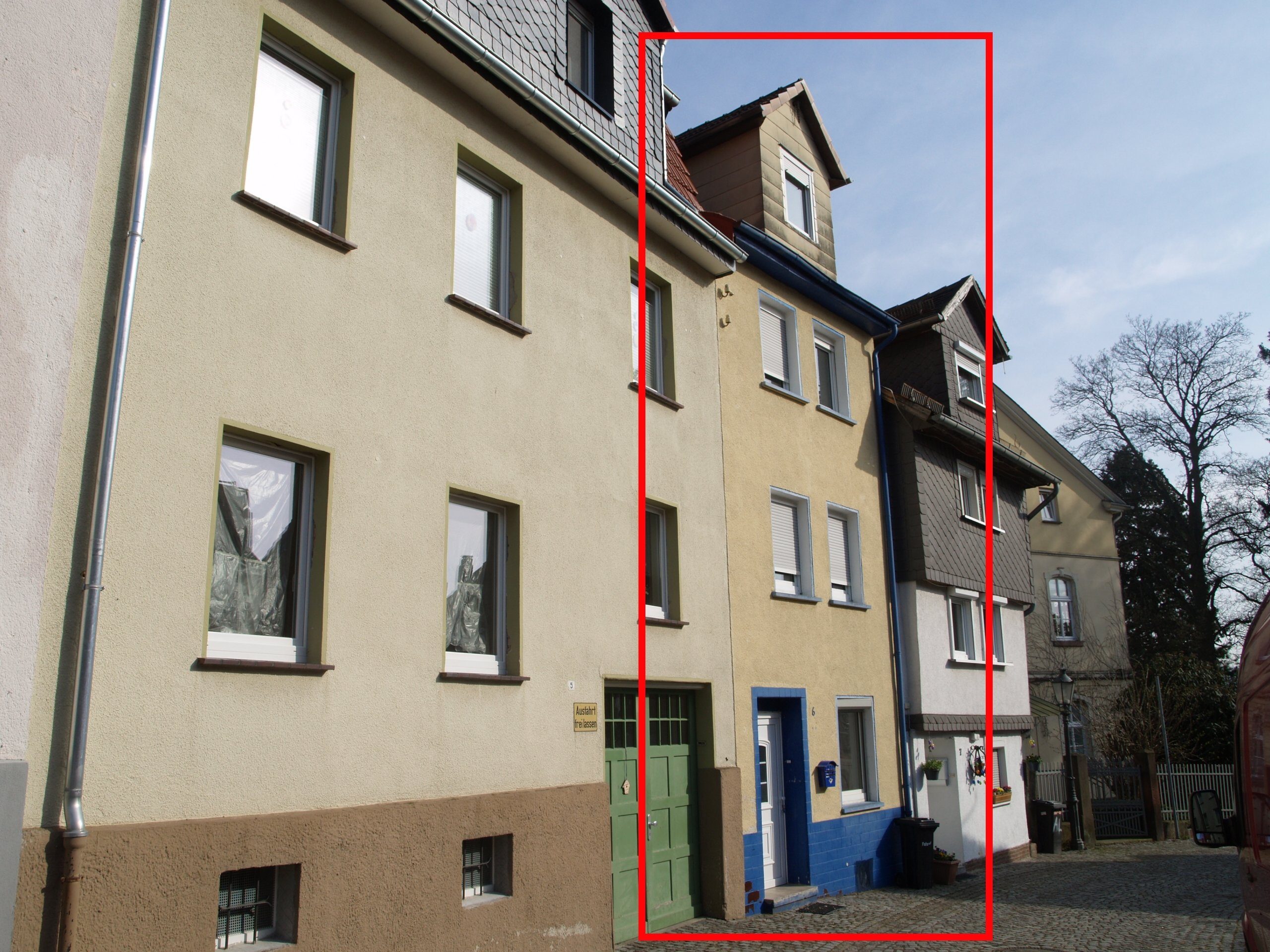 König Immobilien GmbH - Immobilienangebot - Homberg - Einfamilienhaus - Das Haus, das Ihr Herz gewinnt und Ihren Geldbeutel schont! KEINE KÄUFERPROVISION