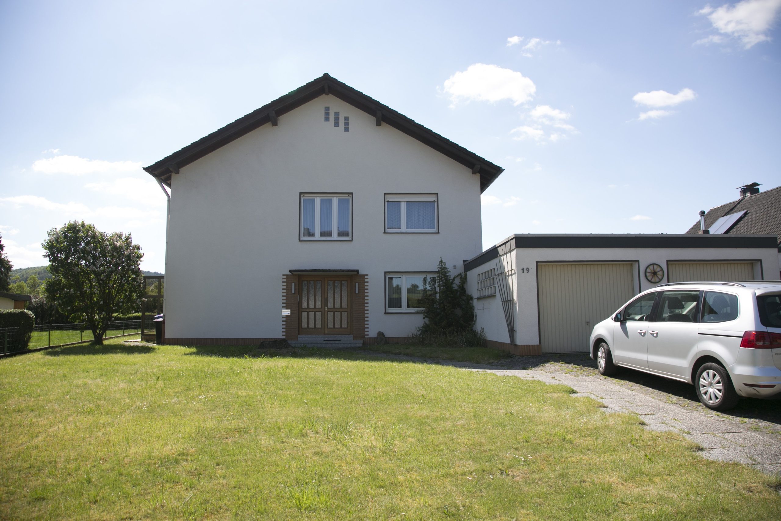 König Immobilien GmbH - Immobilienangebot - Fritzlar - Zweifamilienhaus - Mehrgenerationenhaus mit vielen Vorzügen!