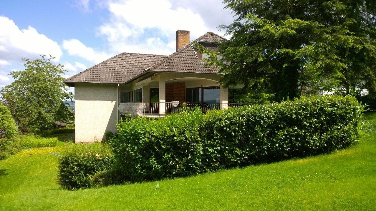 König Immobilien GmbH - Immobilienangebot - Bad Hersfeld - Einfamilienhaus mit Einliegerwohnung - Individuelles Architektenhaus am Johannesberg! KEINE KÄUFERPROVISION