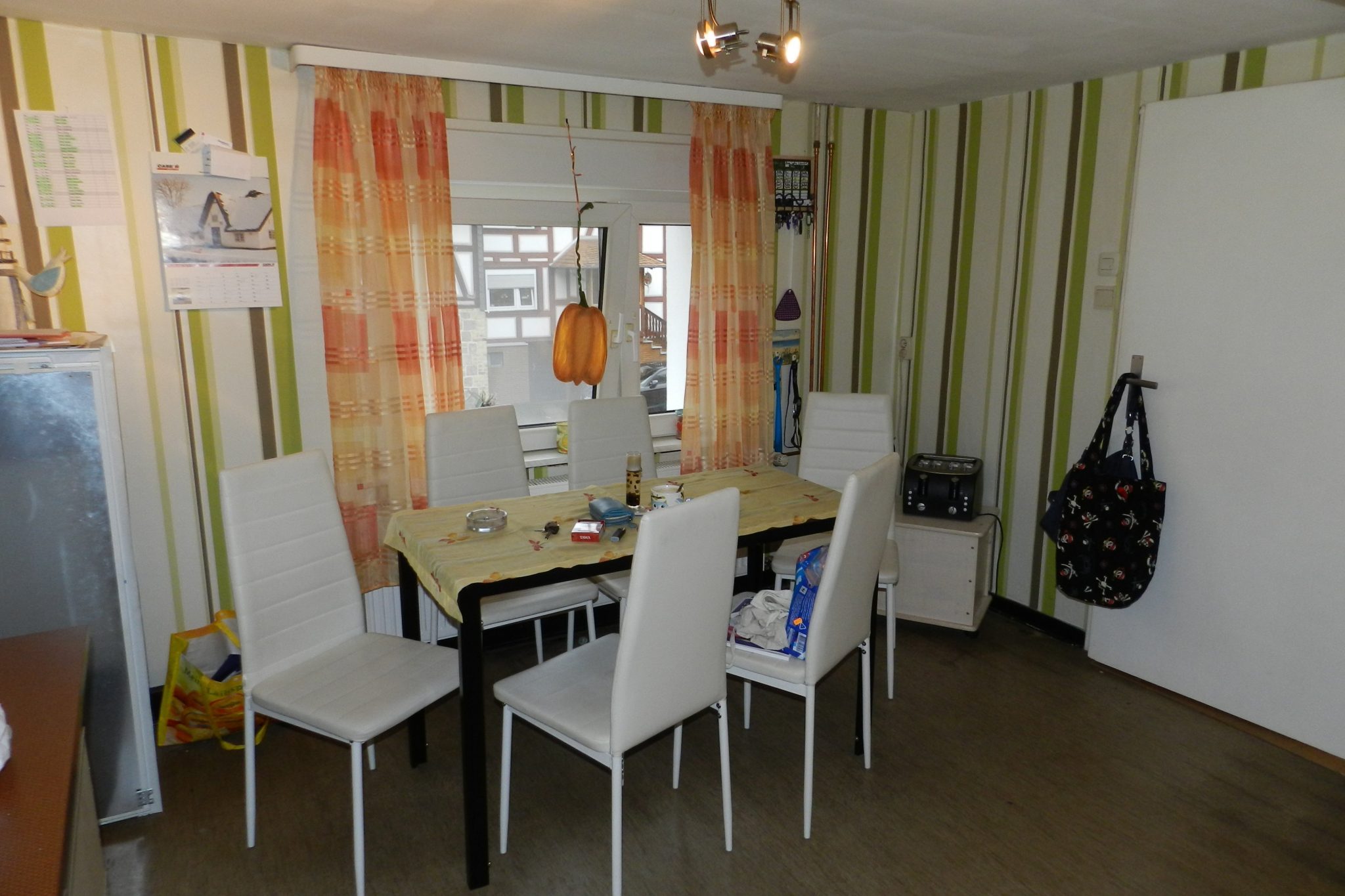 König Immobilien GmbH - Immobilienangebot - Homberg - Einfamilienhaus - Saniertes Einfamilienhaus mit Garage und Balkon! KEINE KÄUFERPROVISION