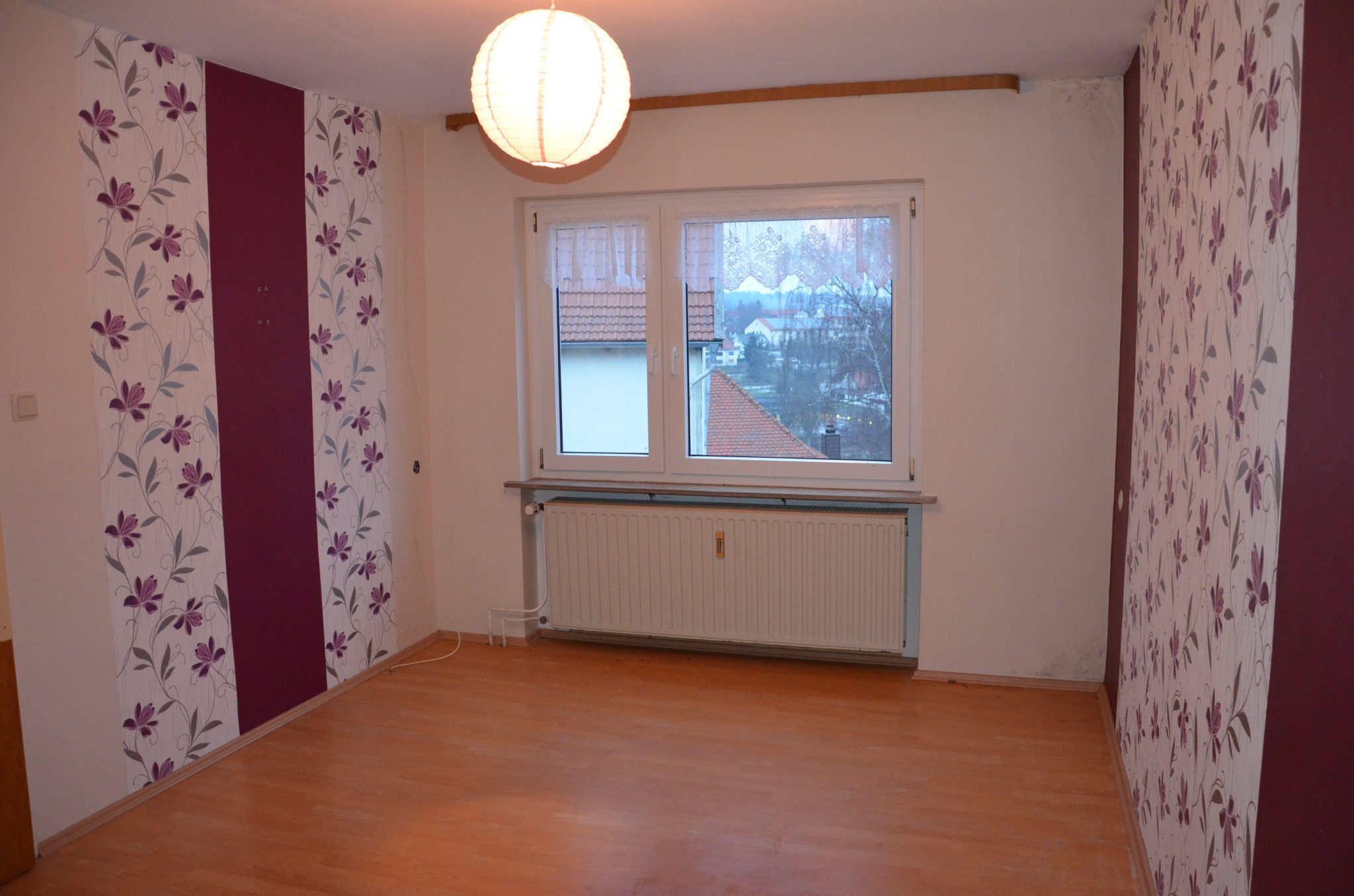 König Immobilien GmbH - Immobilienangebot - Schwalmstadt - Einfamilienhaus - Viel Platz für Sie und Ihre Lieben inmitten von Treysa! Keine Käuferprovision