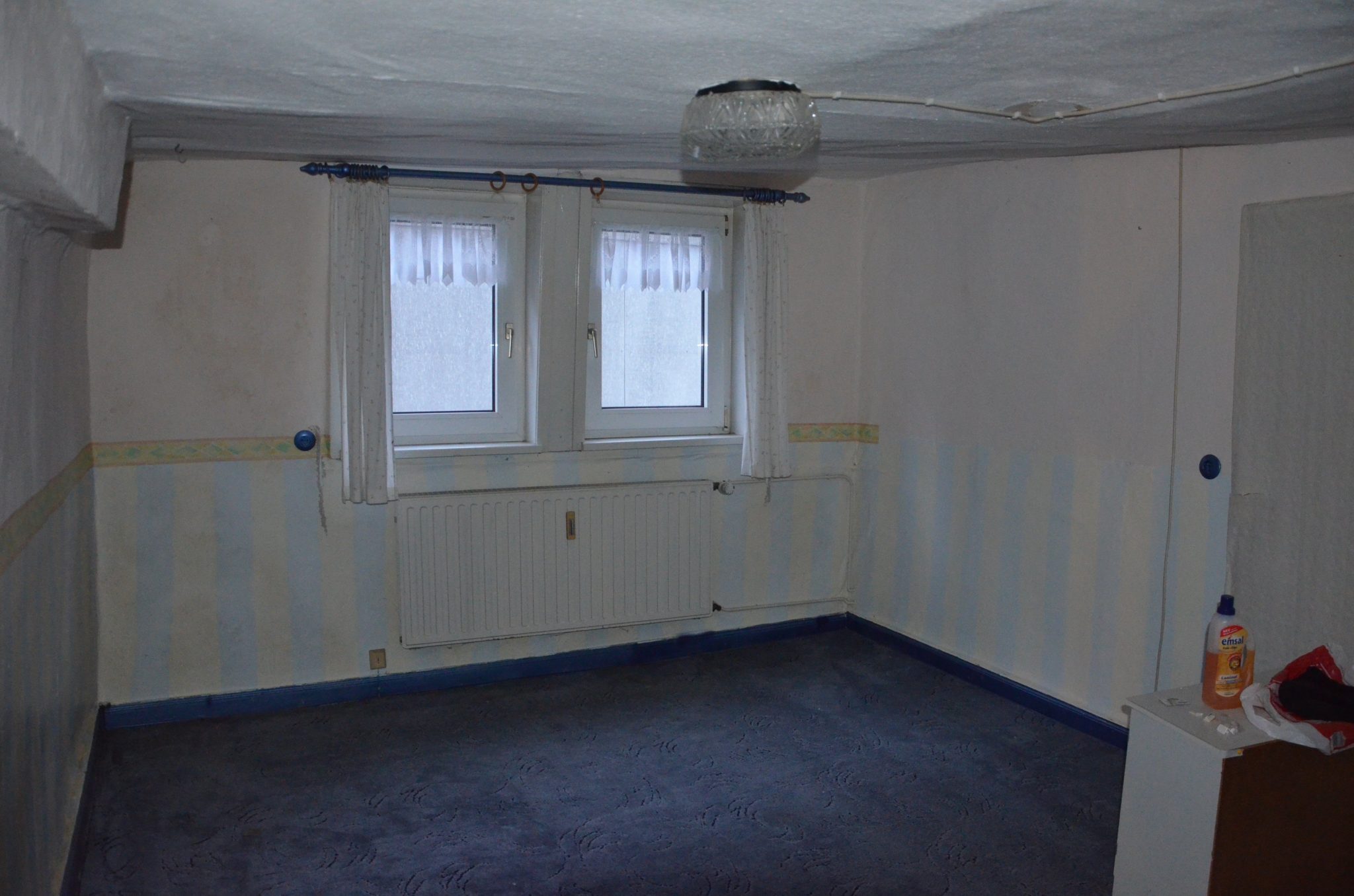 König Immobilien GmbH - Immobilienangebot - Schwalmstadt - Einfamilienhaus - Viel Platz für Sie und Ihre Lieben inmitten von Treysa! Keine Käuferprovision