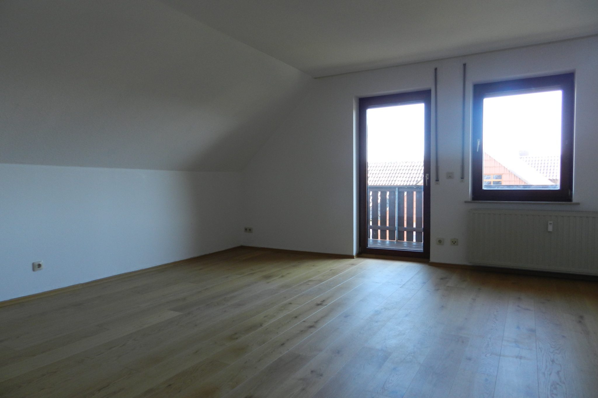 König Immobilien GmbH - Immobilienangebot - Bad Zwesten - Maisonettewohnung - Hochwertige Maisonettewohnung mit Balkon - 4ZKB!