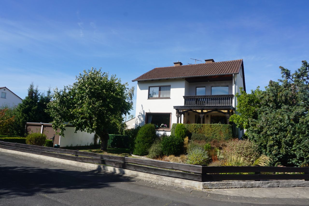König Immobilien GmbH - Immobilienangebot - Borken - Einfamilienhaus - Solides Einfamilienhaus in ruhiger Lage! Keine Käuferprovision!