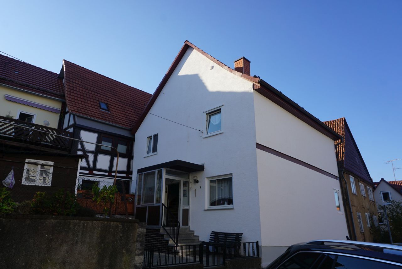 König Immobilien GmbH - Immobilienangebot - Naumburg - Einfamilienhaus - Erschwingliches Haus! Keine Käuferprovision!