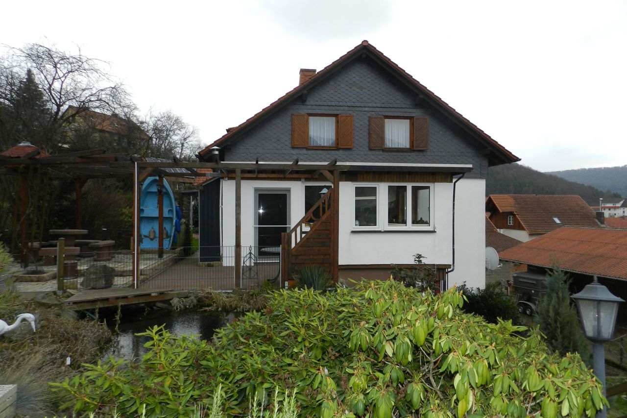König Immobilien GmbH - Immobilienangebot - Edertal - Zweifamilienhaus - Platz für Kind und Kegel: Ein- bis Zweifamilienhaus in Gellershausen! KEINE KÄUFERPROVISION
