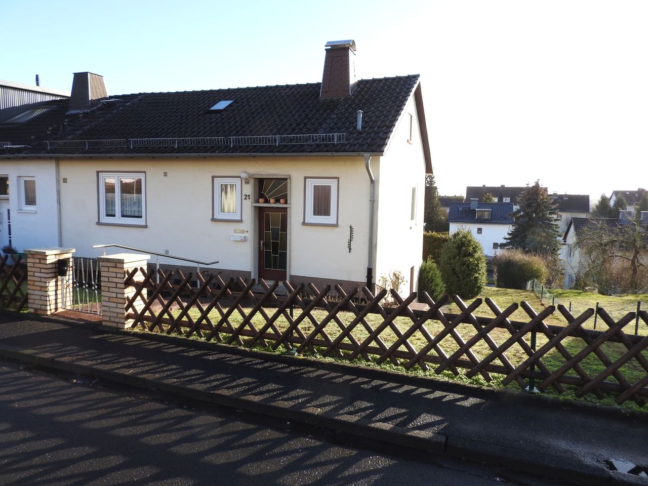König Immobilien GmbH - Immobilienangebot - Kassel - Doppelhaushälfte - KS-Jungfernkopf: DHH im Bieterverfahren zu verkaufen! Gebotabgabe bis 01.04.19 möglich.