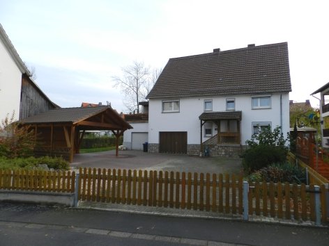 König Immobilien GmbH - Immobilienangebot - Homberg - Einfamilienhaus - Viel Raum für die Familie und zum Basteln für wenig Geld! KEINE KÄUFERPROVISION!