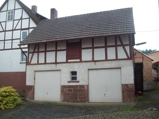 001KurzGaragen König Immobilien GmbH - Immobilienangebot - Körle - Bauernhaus - Pferde und andere Tiere finden hier ihr zu Hause - und Sie auch! Keine Käuferprovision!