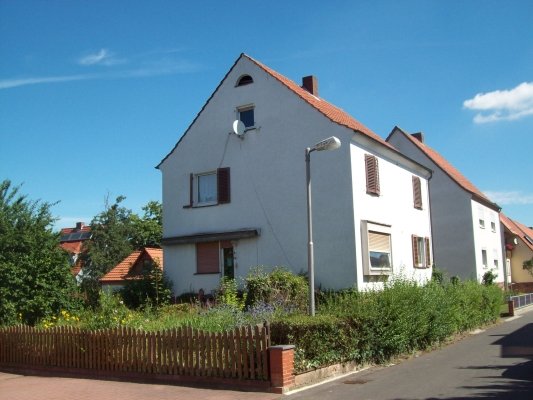 König Immobilien GmbH - Immobilienangebot - Guxhagen - Zweifamilienhaus - Haus zur Selbstnutzung oder Vermietung in guter Lage von Guxhagen!