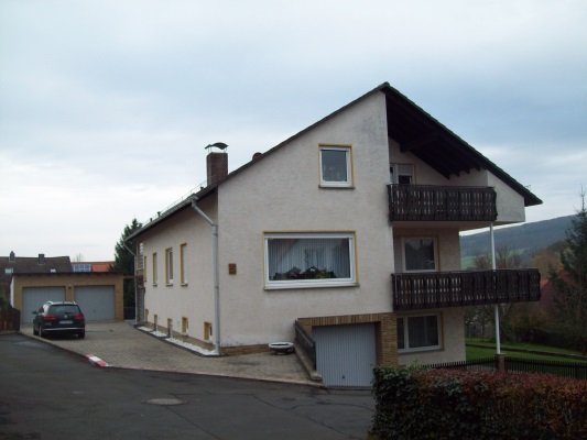 König Immobilien GmbH - Immobilienangebot - Guxhagen - Zweifamilienhaus - Preisreduzierung! Als Generationenhaus oder zu Untervermietung bestens geeignet! Keine Käuferprovision!