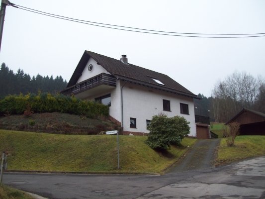 König Immobilien GmbH - Immobilienangebot - Melsungen - Einfamilienhaus - Haus in naturnaher Lage. Keine Käuferprovision!