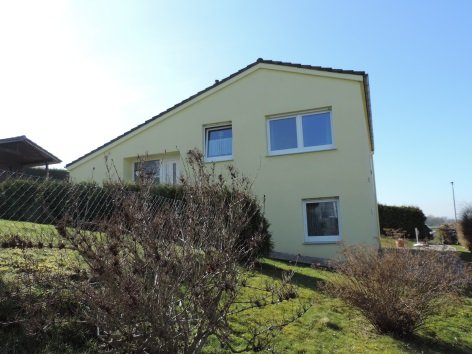 König Immobilien GmbH - Immobilienangebot - Kaufungen - Einfamilienhaus - Gemütliches EFH mit großzügiger Terrasse und Garage- KEINE KÄUFERPROSVISION -3D Innenbesichtigung-