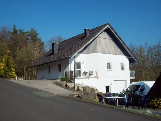 König Immobilien GmbH - Immobilienangebot - Ludwigsau - Einfamilienhaus - Hochwertiges Haus am Rand der Natur mit herrlichem Ausblick!